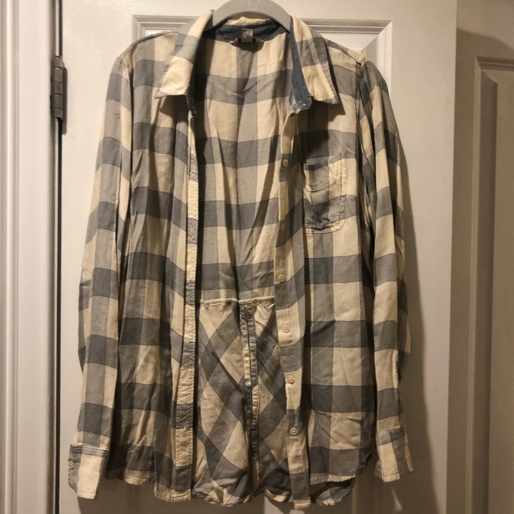 Lucky Brand grey and white flannel